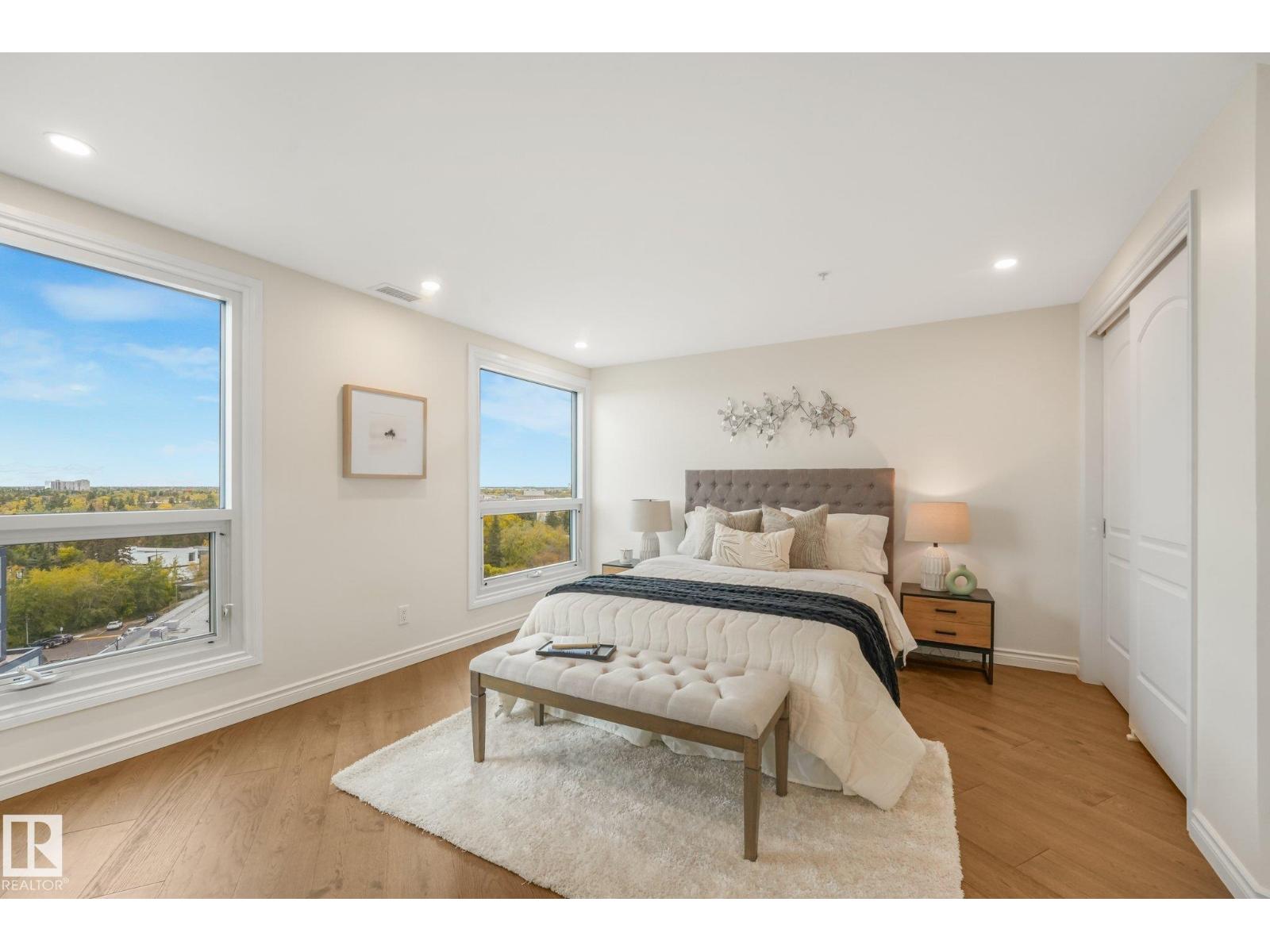 #902 10108 125 ST NW