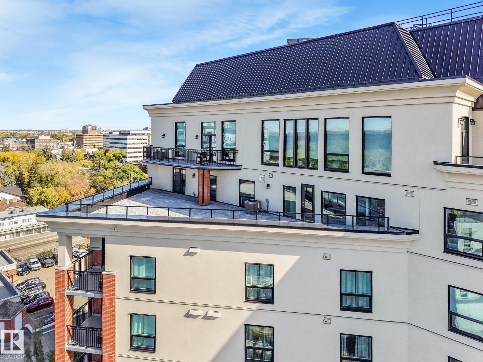 #902 10108 125 ST NW