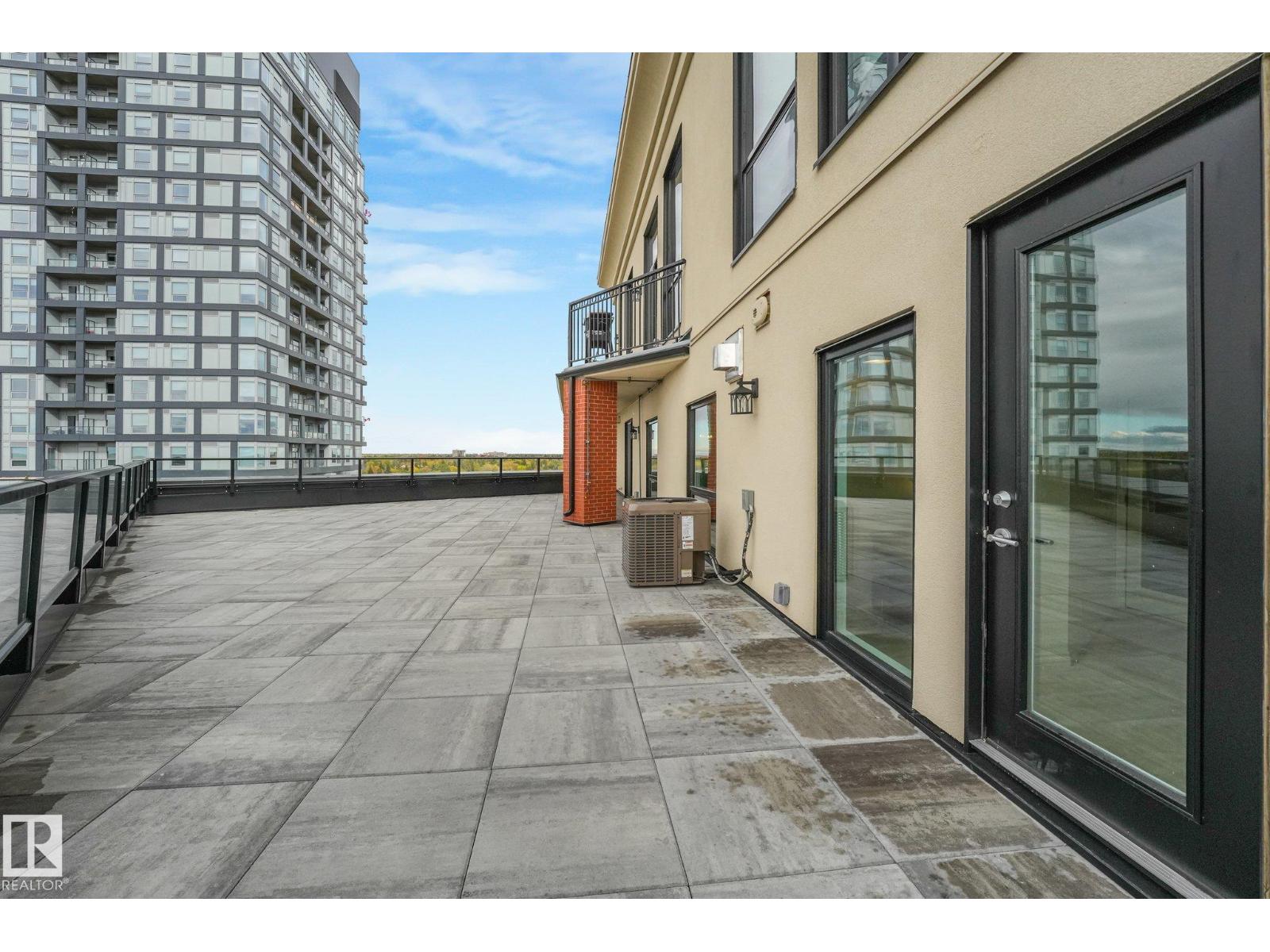 #902 10108 125 ST NW
