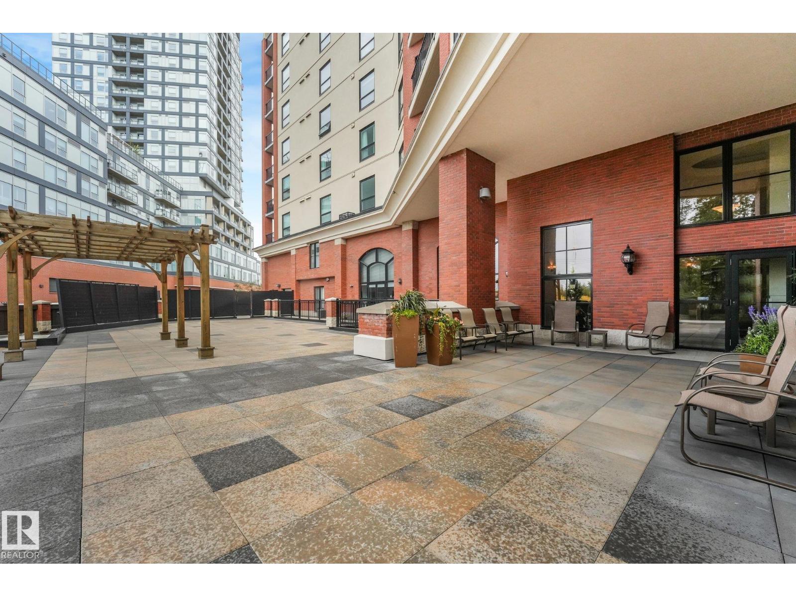 #902 10108 125 ST NW