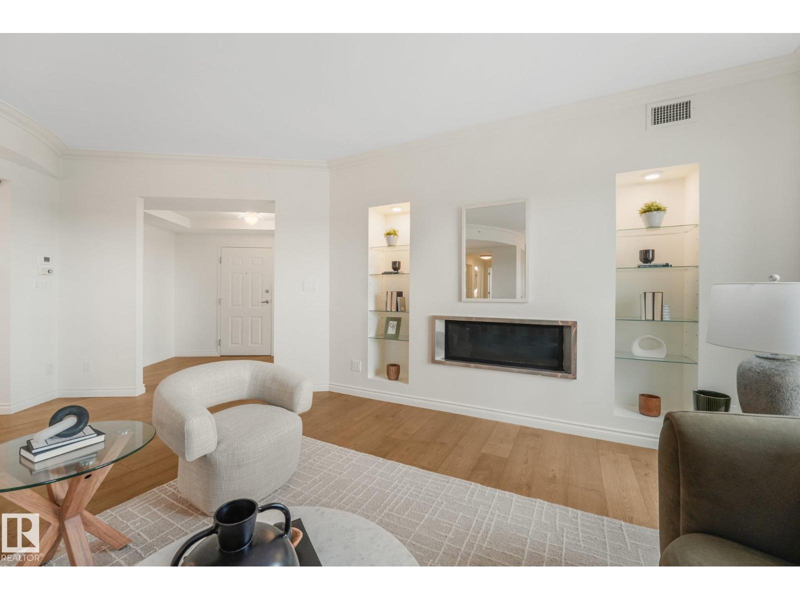 #902 10108 125 ST NW