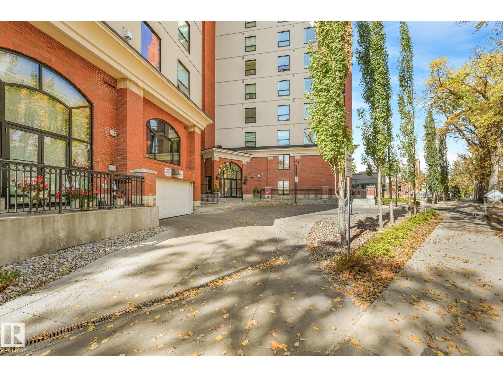 #902 10108 125 ST NW