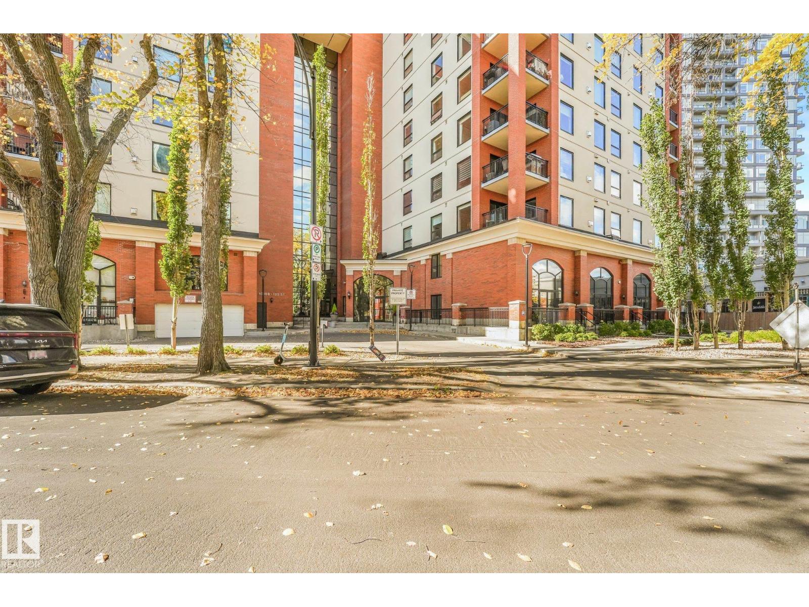 #902 10108 125 ST NW