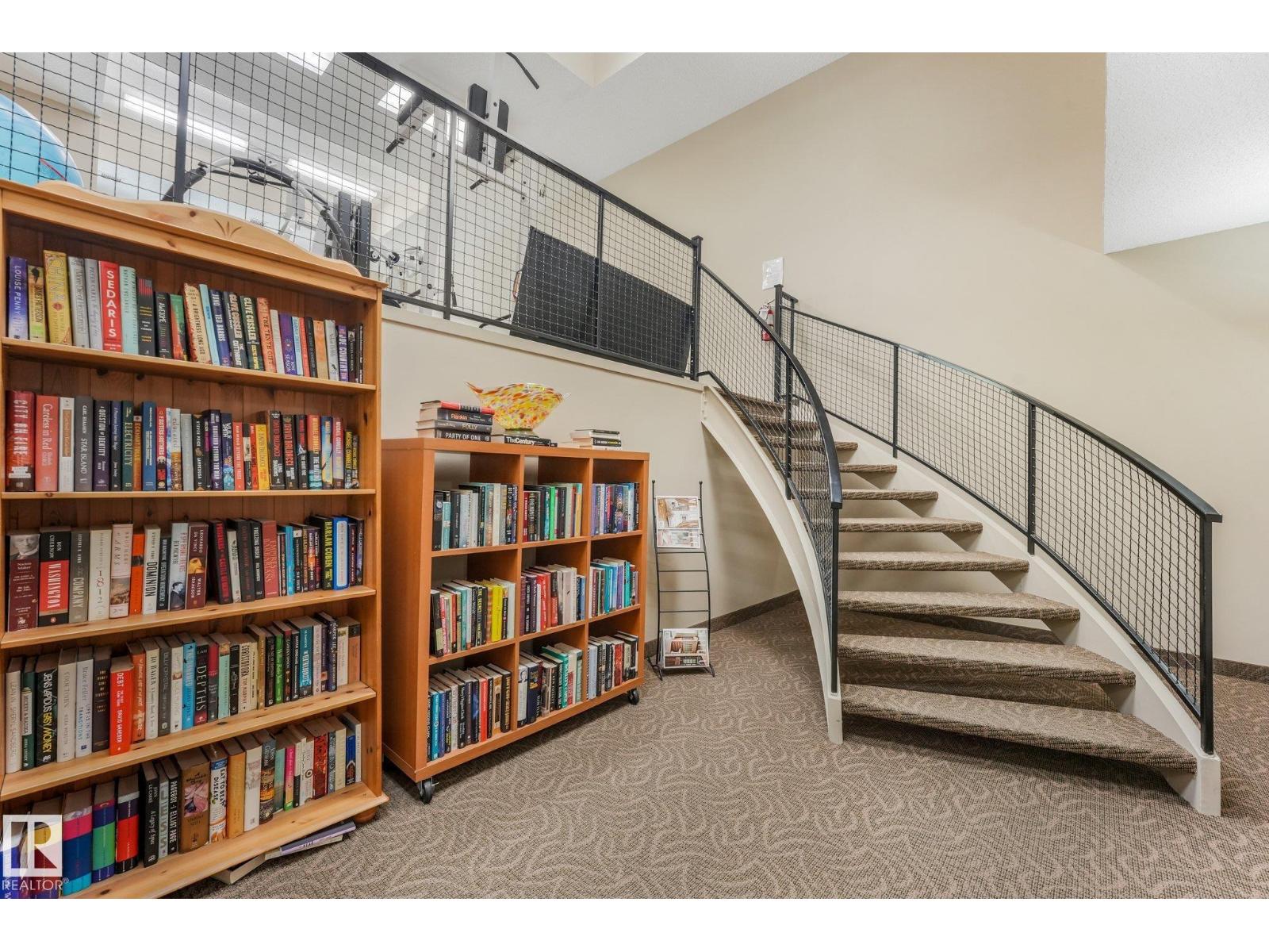 #902 10108 125 ST NW