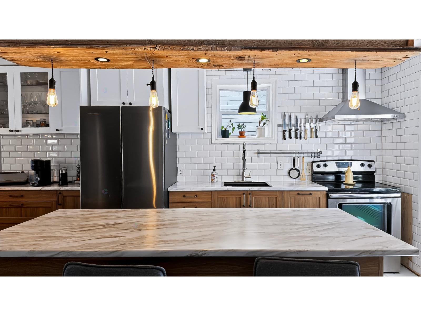 246 Av. Jules-Léger Saint-Anicet Quebec Canada J0S1M0 4