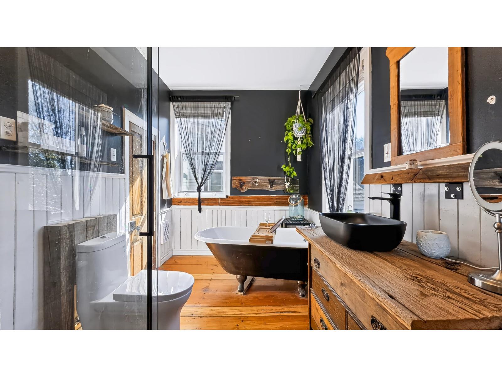 246 Av. Jules-Léger Saint-Anicet Quebec Canada J0S1M0 5