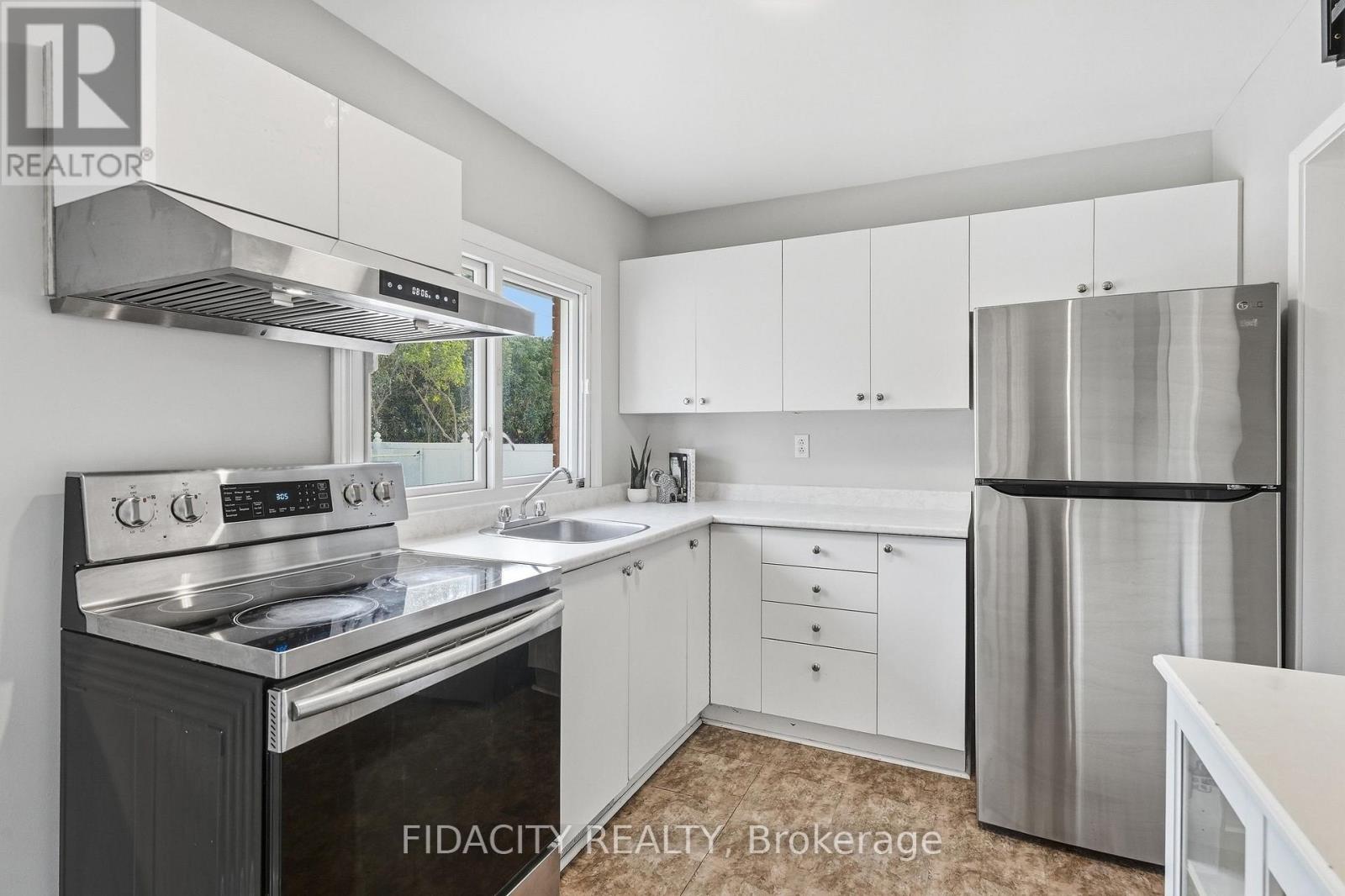 34 Stinson Avenue, Ottawa, Ontario  K2H 6N3 - Photo 12 - X13851856