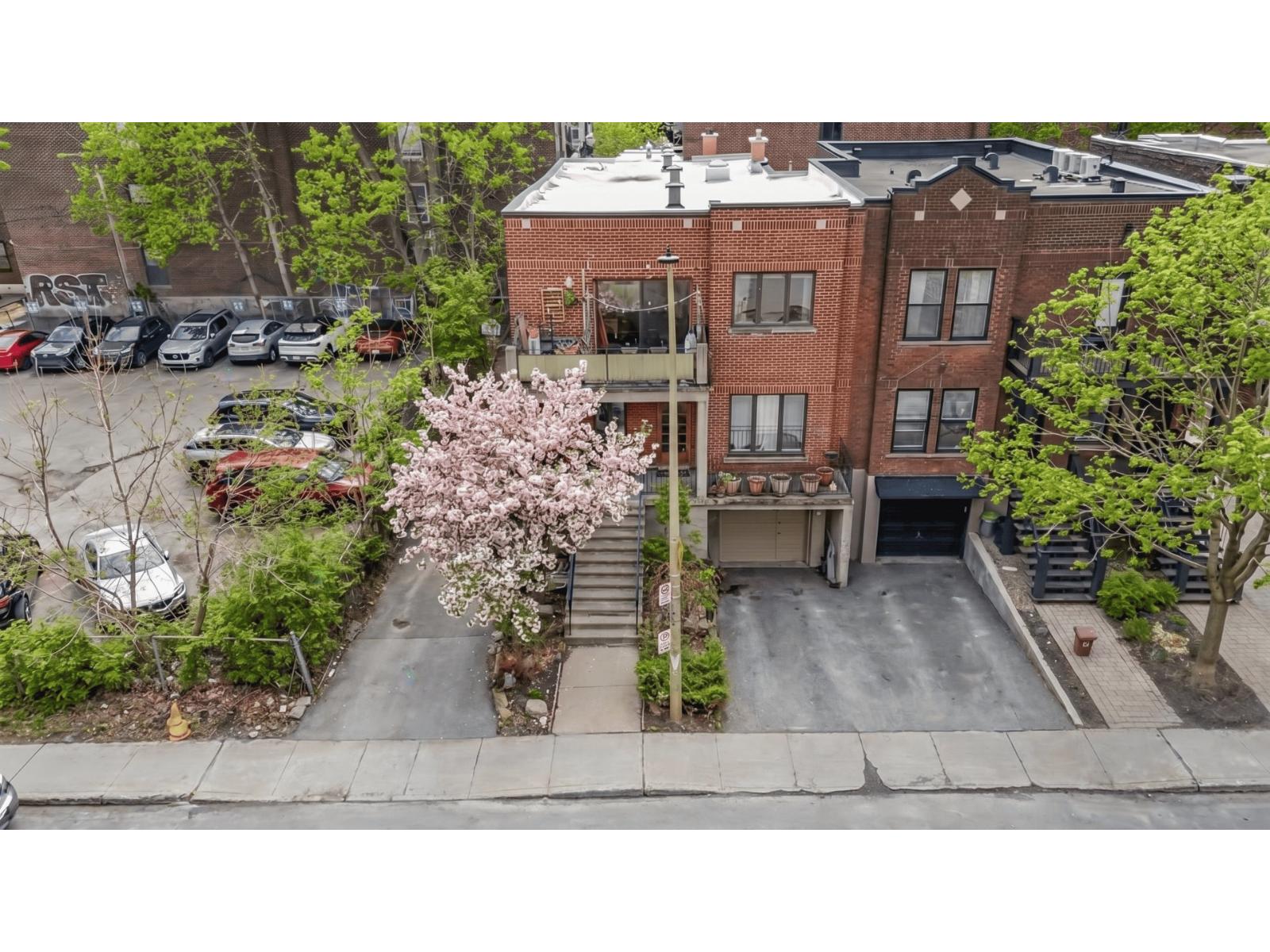 2132Z Av. Northcliffe Montréal (Côte-des-Neiges/Notre-Dame-de-Grâce) Quebec Canada H4A3K5