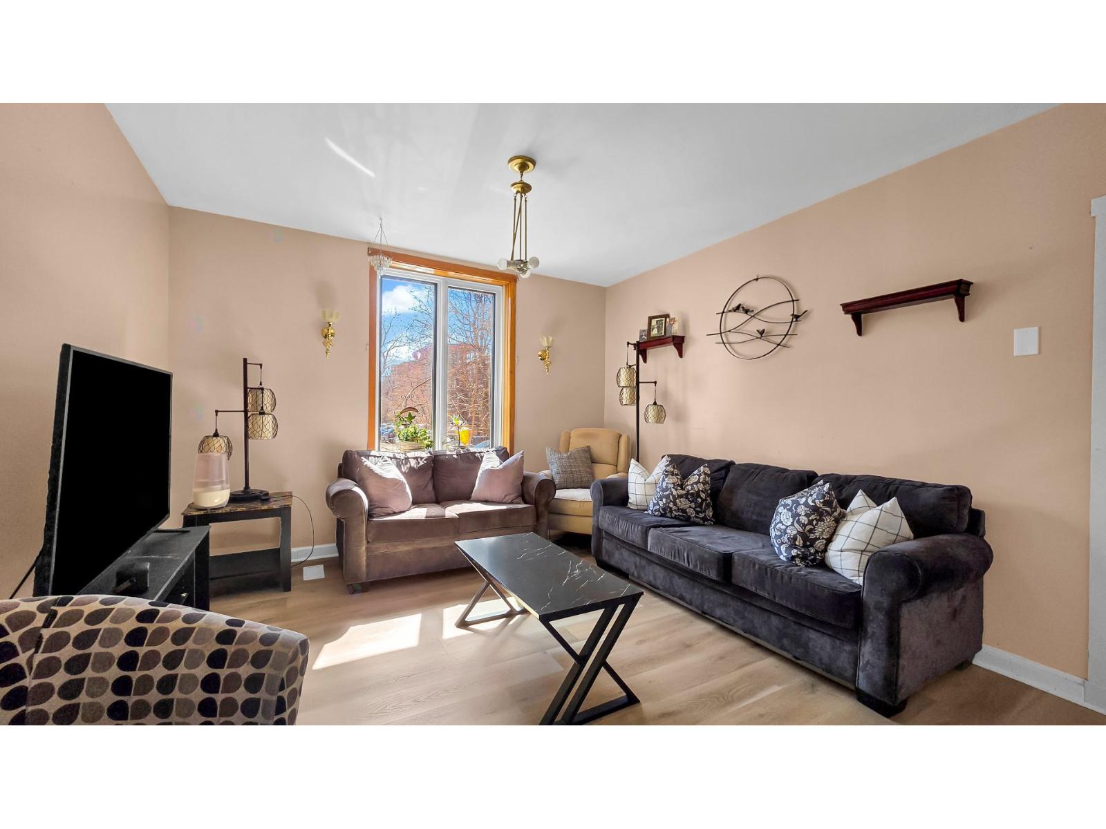 2132 Av. Northcliffe Montréal (Côte-des-Neiges/Notre-Dame-de-Grâce) Quebec Canada H4A3K5 5