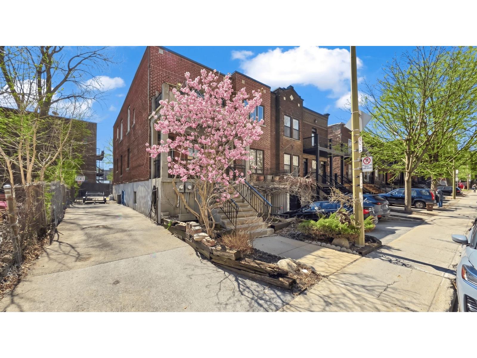 2132 Av. Northcliffe Montréal (Côte-des-Neiges/Notre-Dame-de-Grâce) Quebec Canada H4A3K5 3