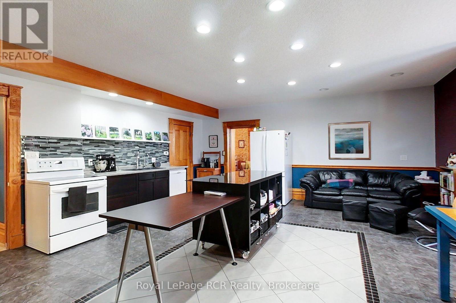 130 John Street, North Perth, Ontario  N0G 1B0 - Photo 15 - X13851726