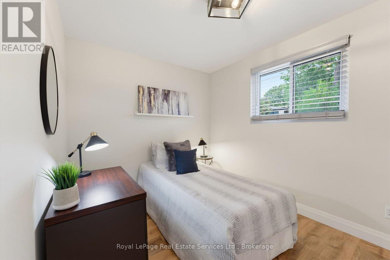 539 Galway Drive, Burlington, Ontario  L7L 2S6 - Photo 20 - W13851862