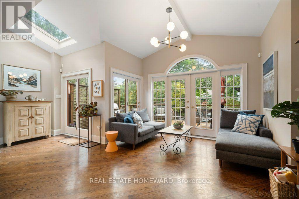 69 Walmsley Boulevard, Toronto, Ontario  M4V 1X7 - Photo 12 - C13851920