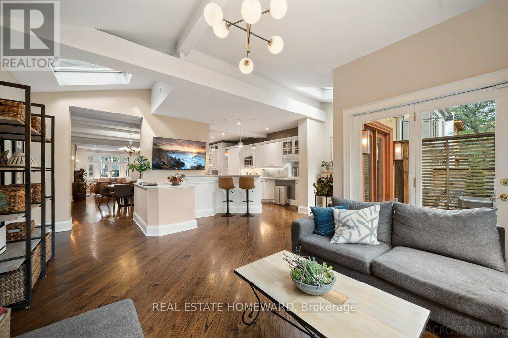 69 Walmsley Boulevard, Toronto, Ontario  M4V 1X7 - Photo 15 - C13851920