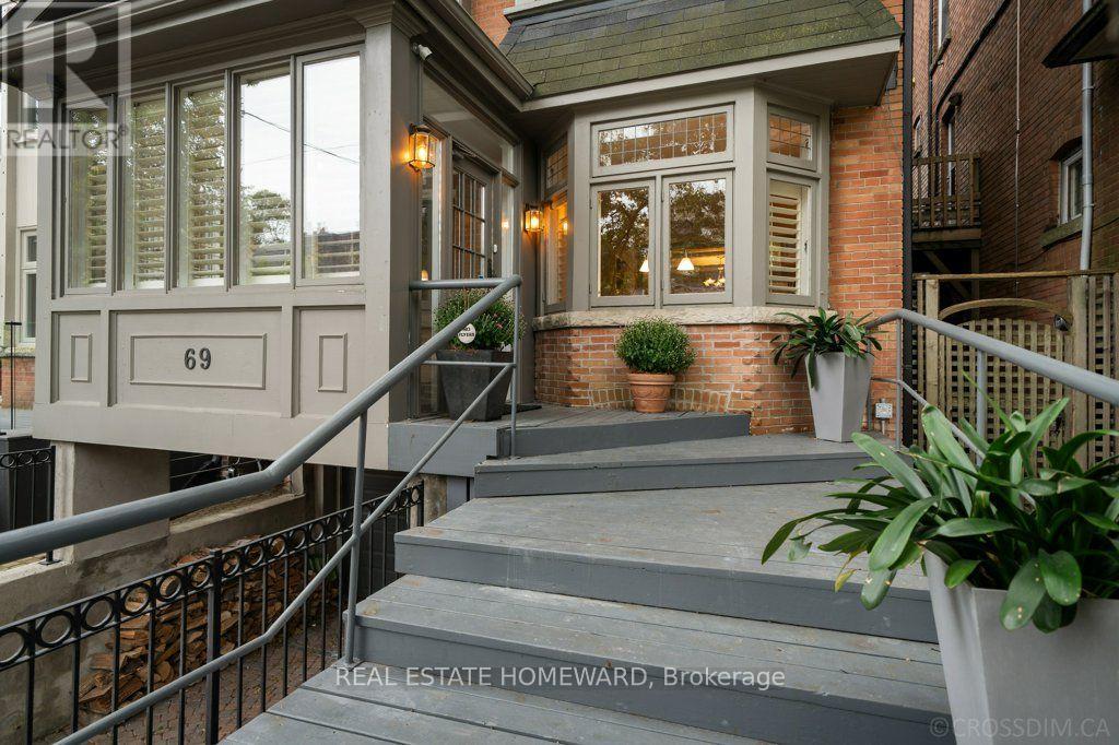 69 Walmsley Boulevard, Toronto, Ontario  M4V 1X7 - Photo 2 - C13851920