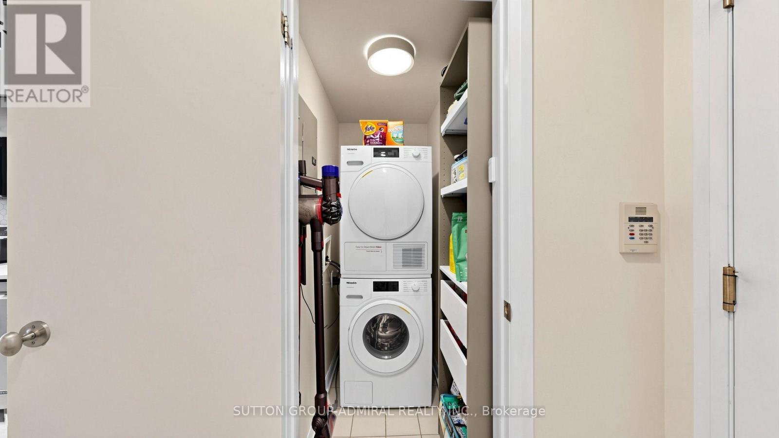 922 - 111 Elizabeth Street, Toronto, Ontario  M5G 1P7 - Photo 17 - C13851942