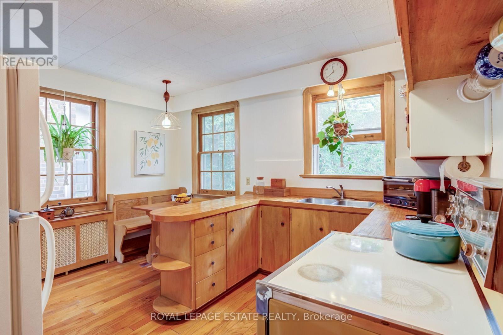 30 Barbara Crescent, Toronto, Ontario  M4C 3B2 - Photo 15 - E13851872