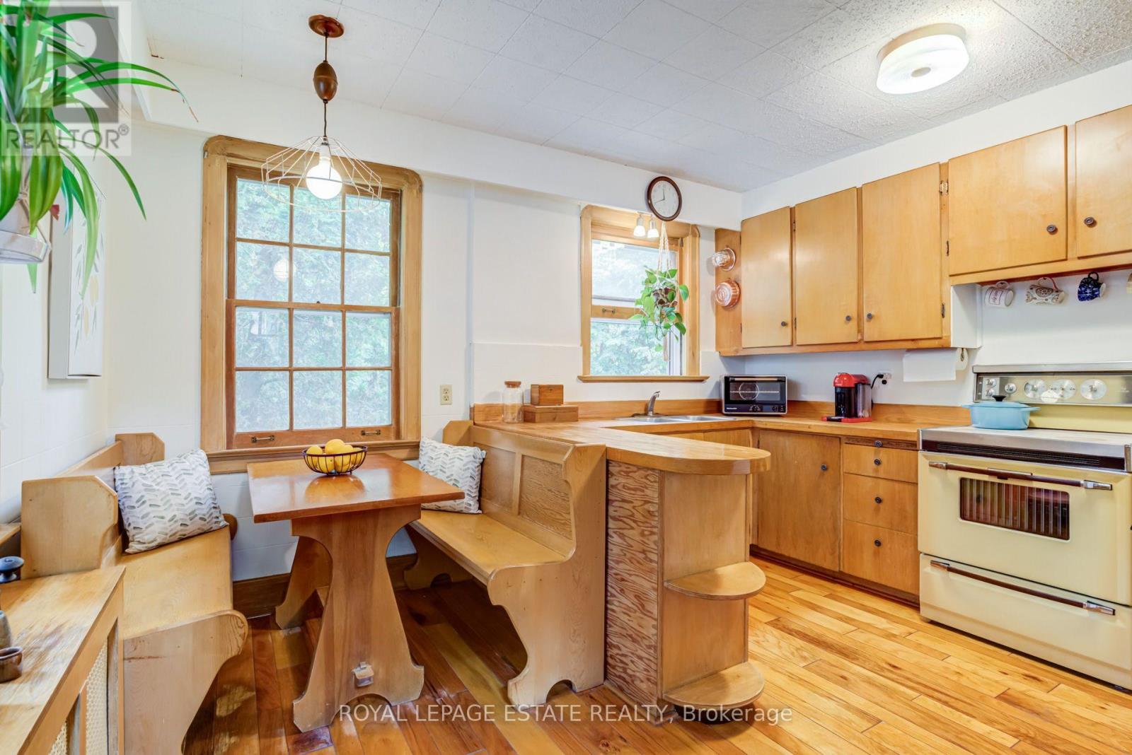 30 Barbara Crescent, Toronto, Ontario  M4C 3B2 - Photo 17 - E13851872