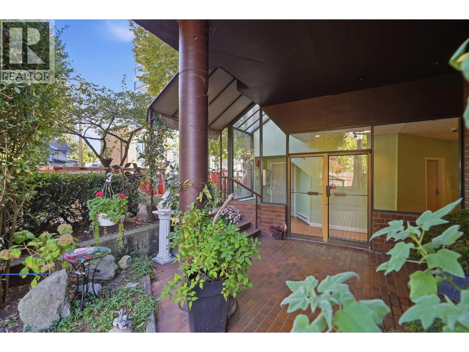 104 3465 GLEN DRIVE