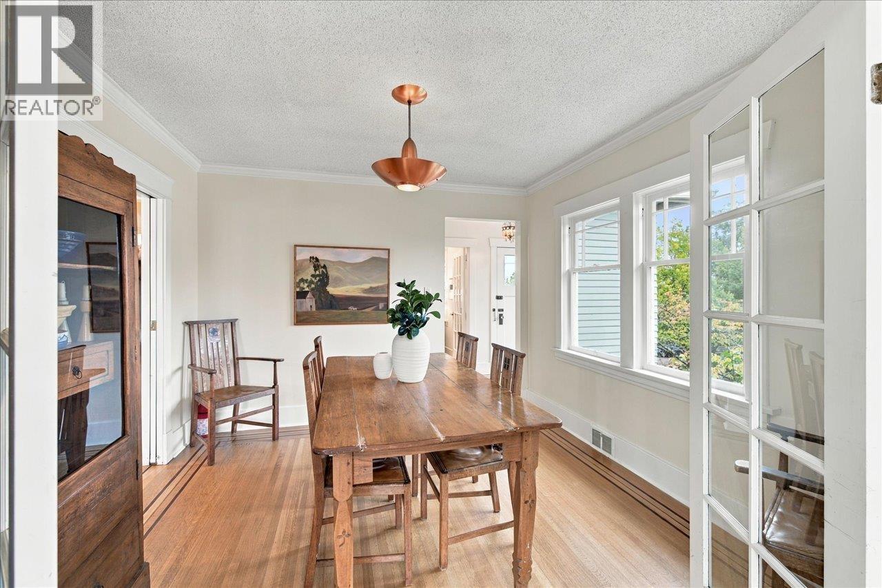 706 W 24TH AVENUE