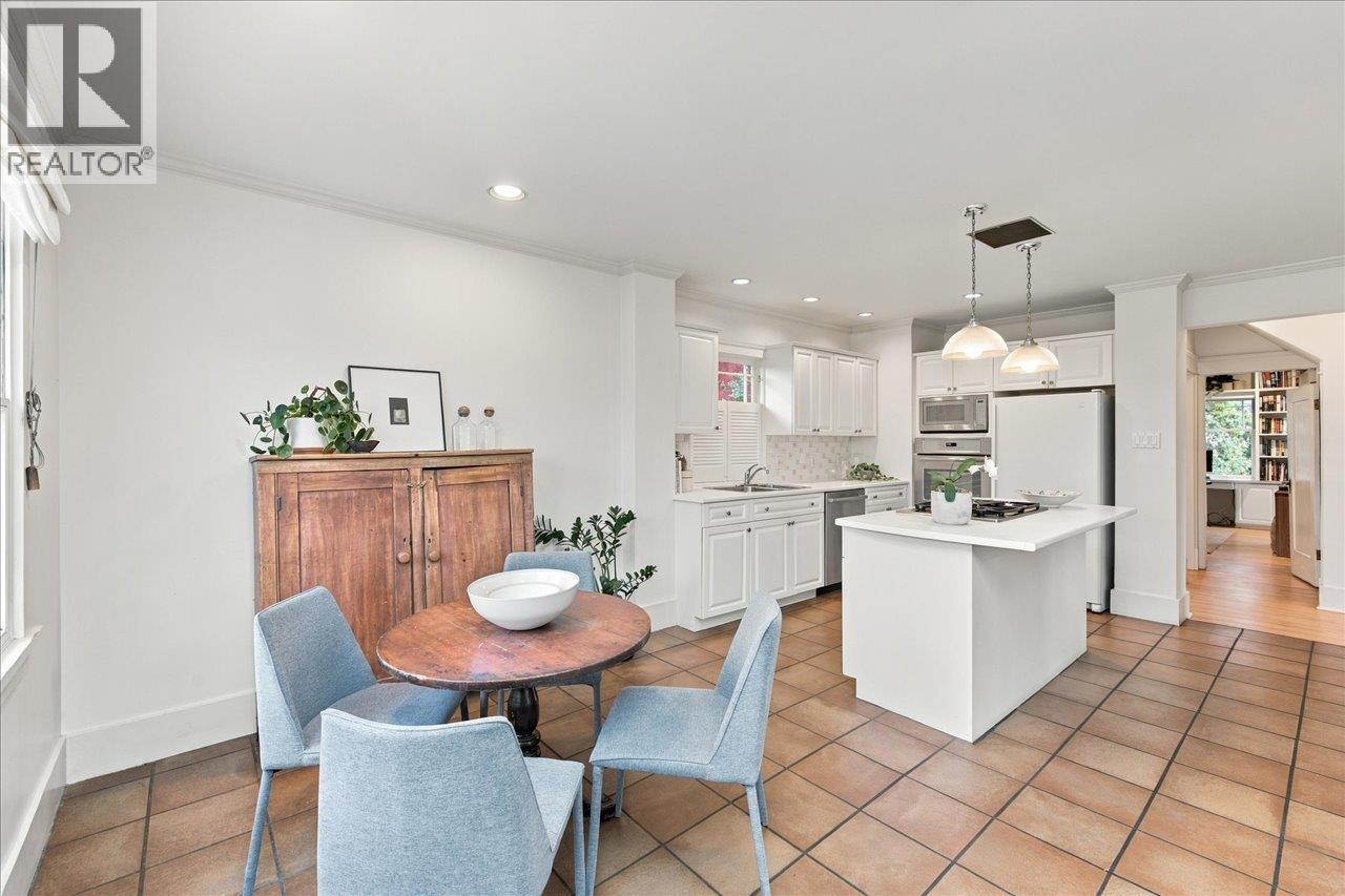 706 W 24TH AVENUE