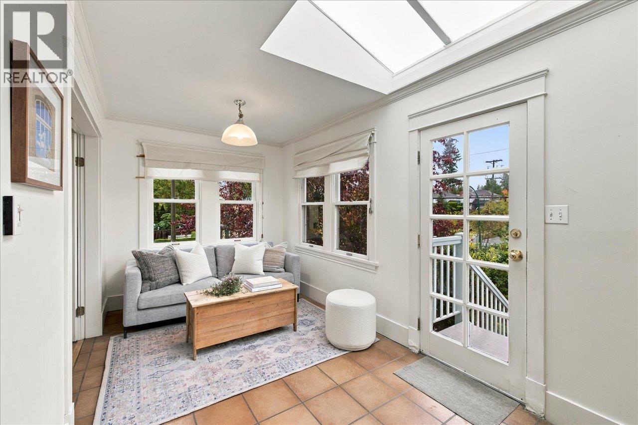706 W 24TH AVENUE