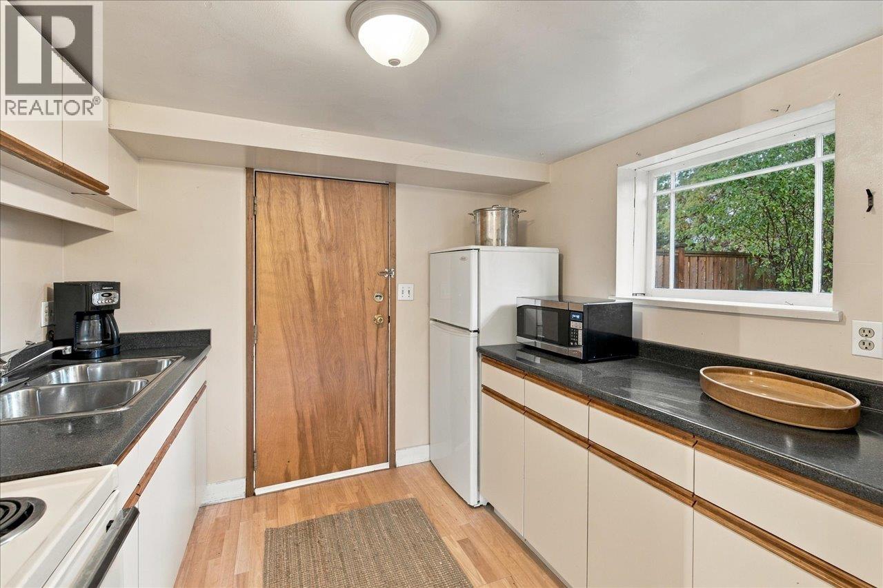 706 W 24TH AVENUE