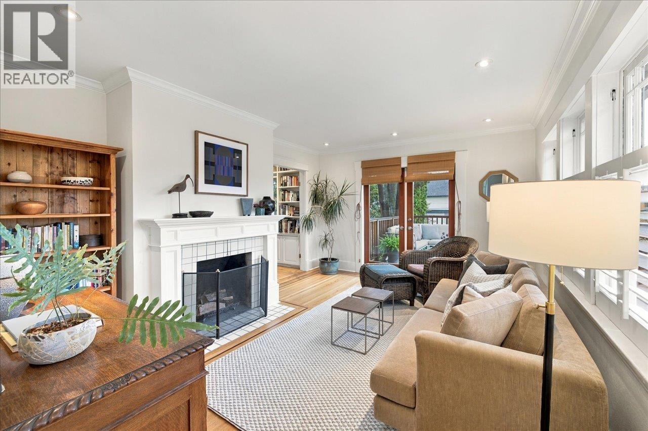 706 W 24TH AVENUE