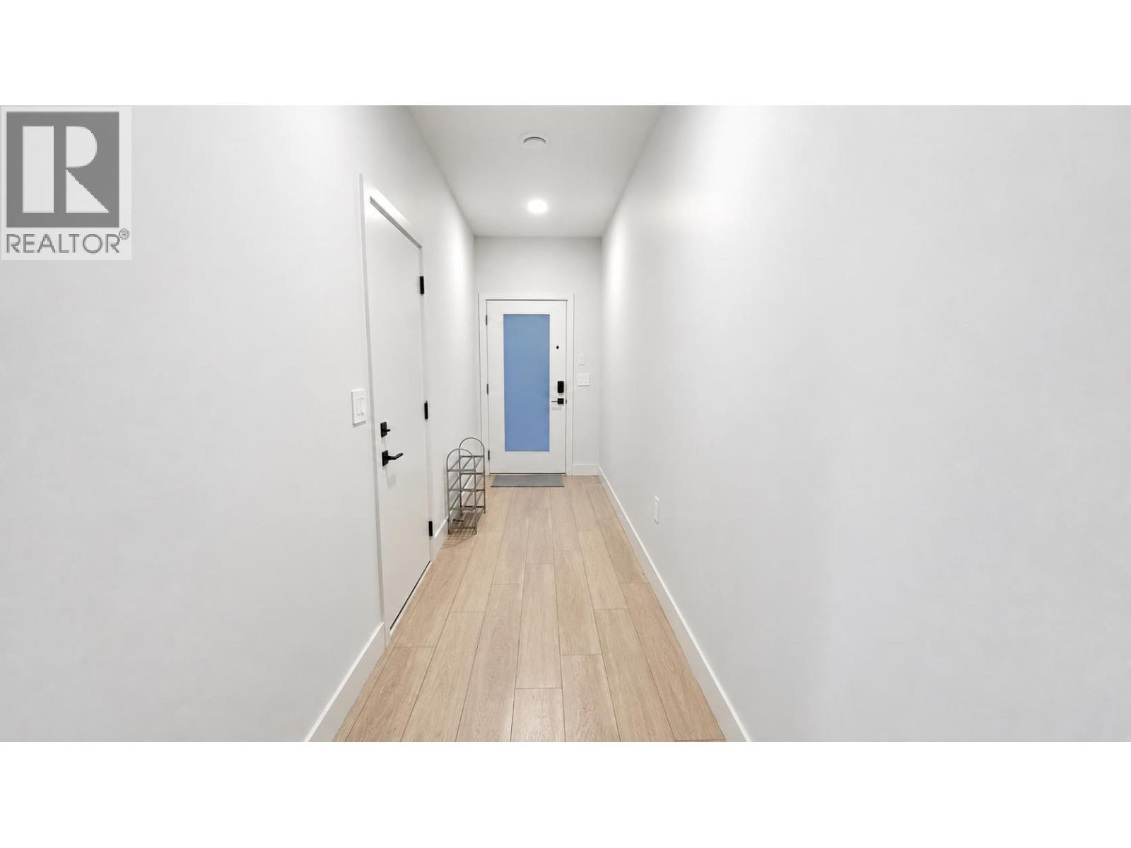 3 8300 NO 3 ROAD