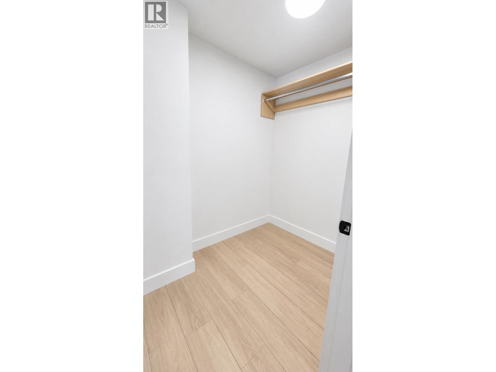 3 8300 NO 3 ROAD