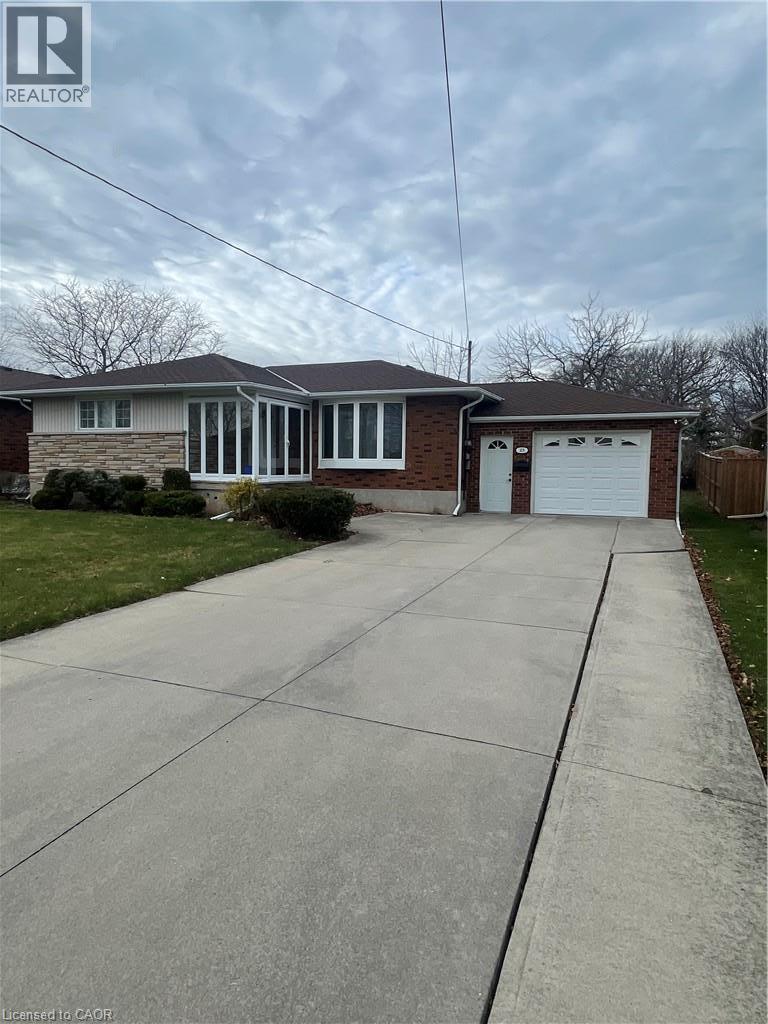23 WOODSVIEW Avenue
