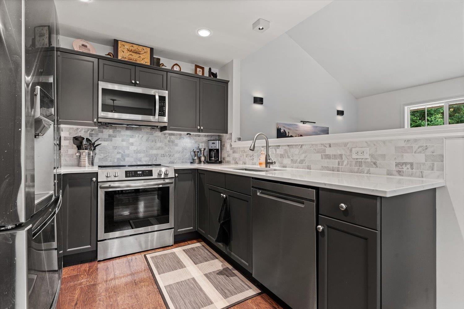 24 1175 7TH AVENUE|Hope