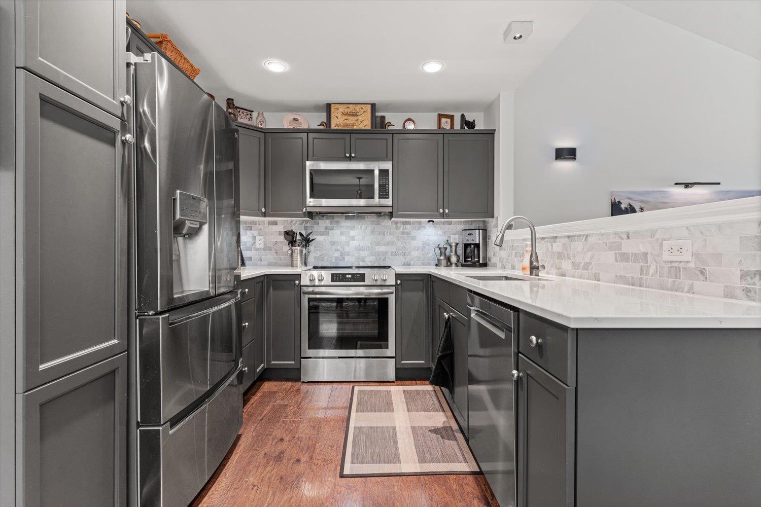 24 1175 7TH AVENUE|Hope