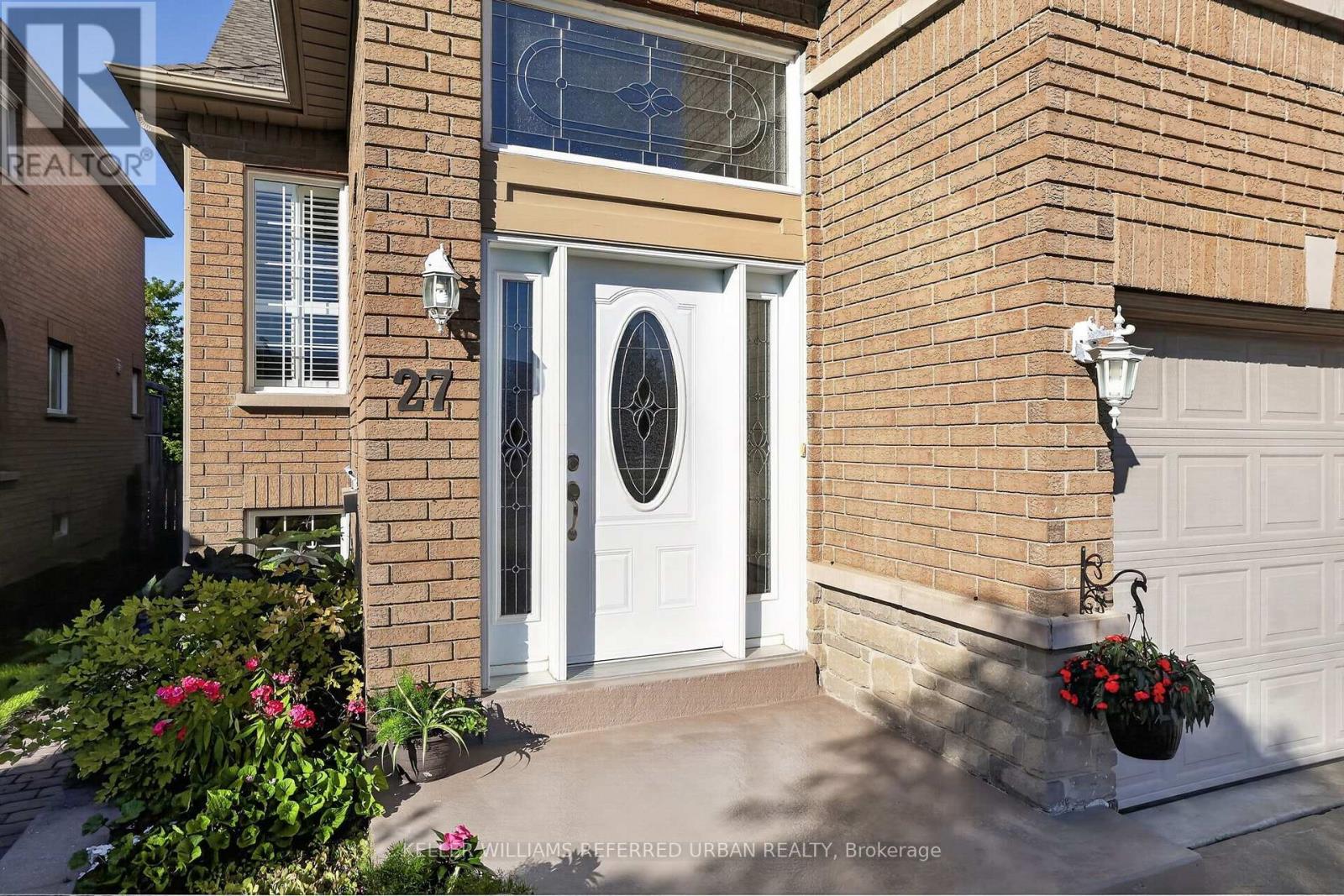 27 Summer Valley Drive, Brampton, Ontario  L6Z 4V6 - Photo 3 - W13851854