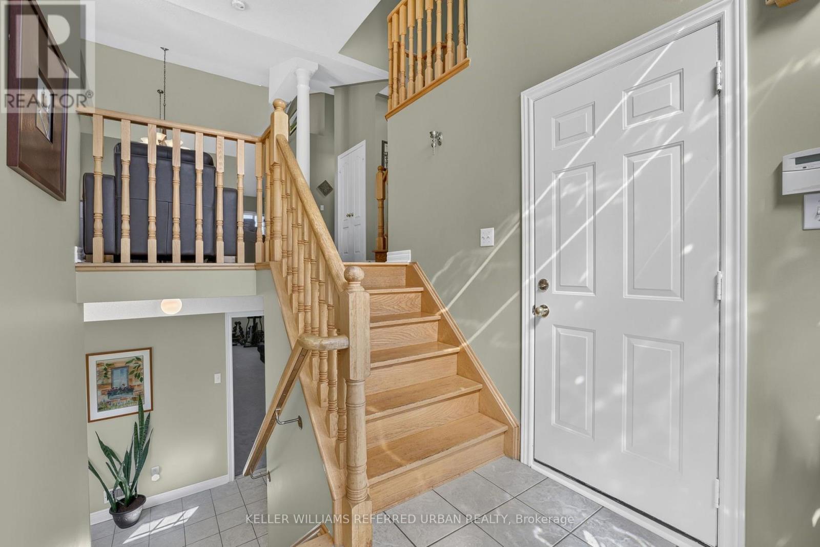 27 Summer Valley Drive, Brampton, Ontario  L6Z 4V6 - Photo 5 - W13851854