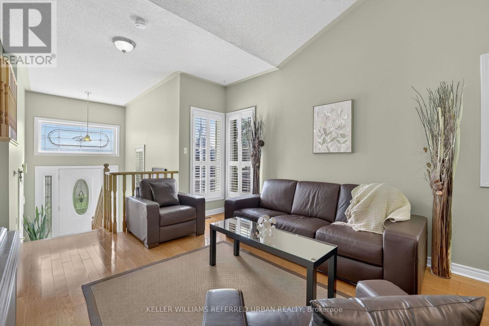 27 Summer Valley Drive, Brampton, Ontario  L6Z 4V6 - Photo 9 - W13851854