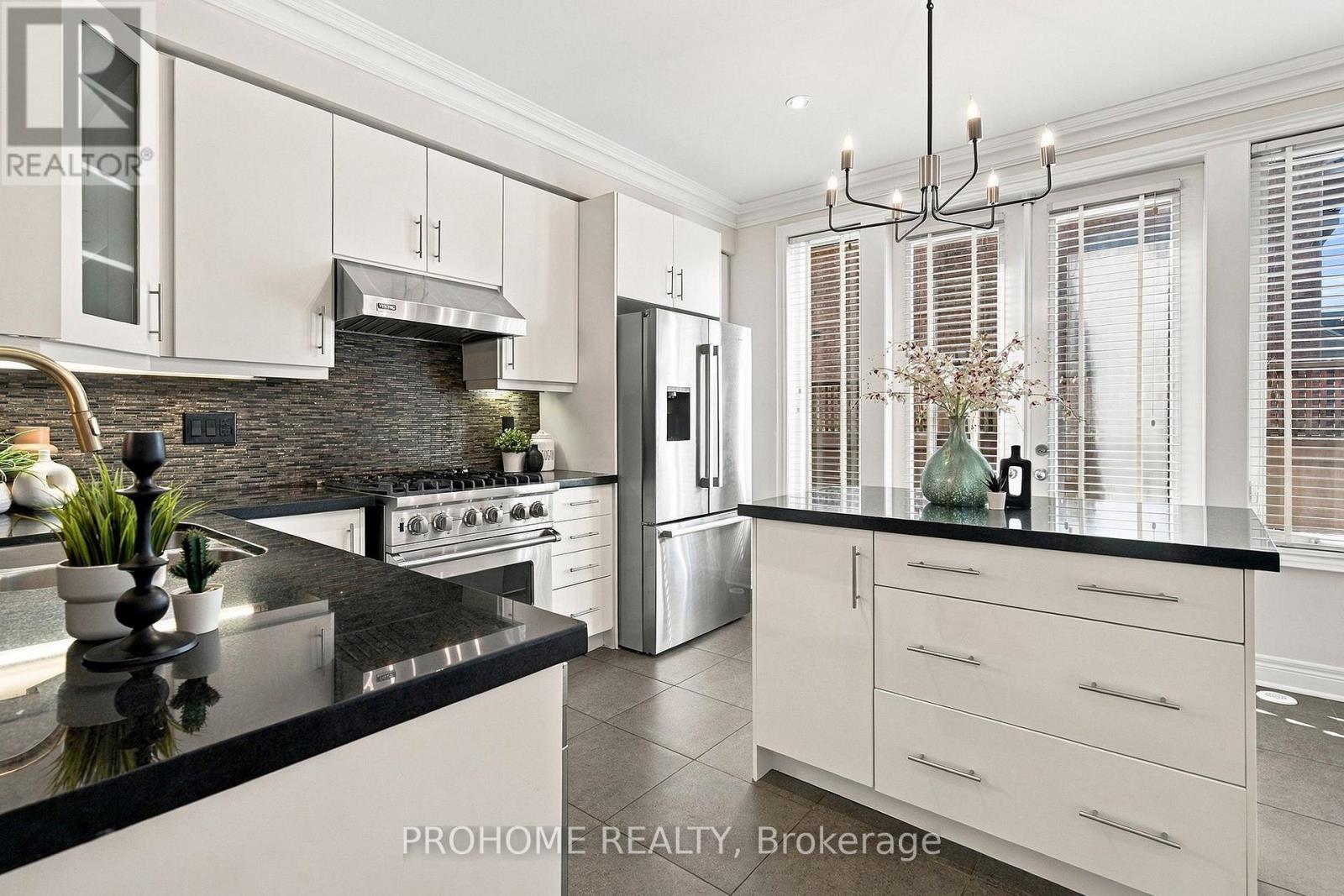 1831 Pagehurst Avenue, Mississauga, Ontario  L4X 1Y4 - Photo 14 - W13851914