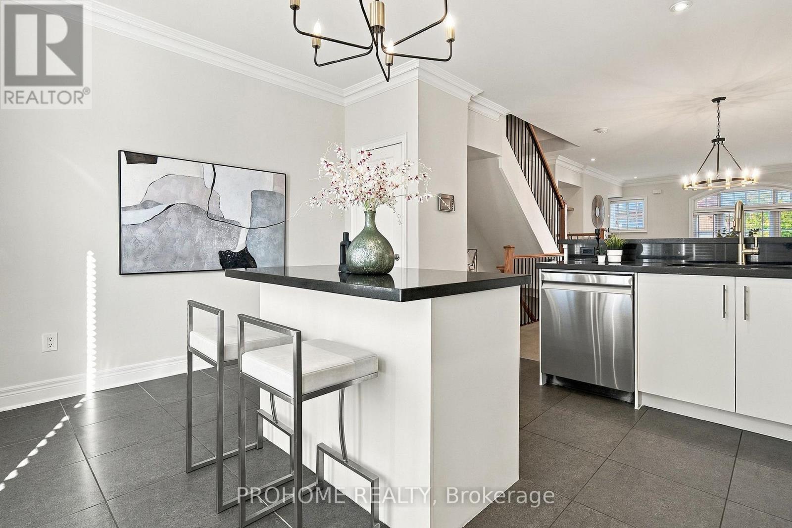 1831 Pagehurst Avenue, Mississauga, Ontario  L4X 1Y4 - Photo 16 - W13851914