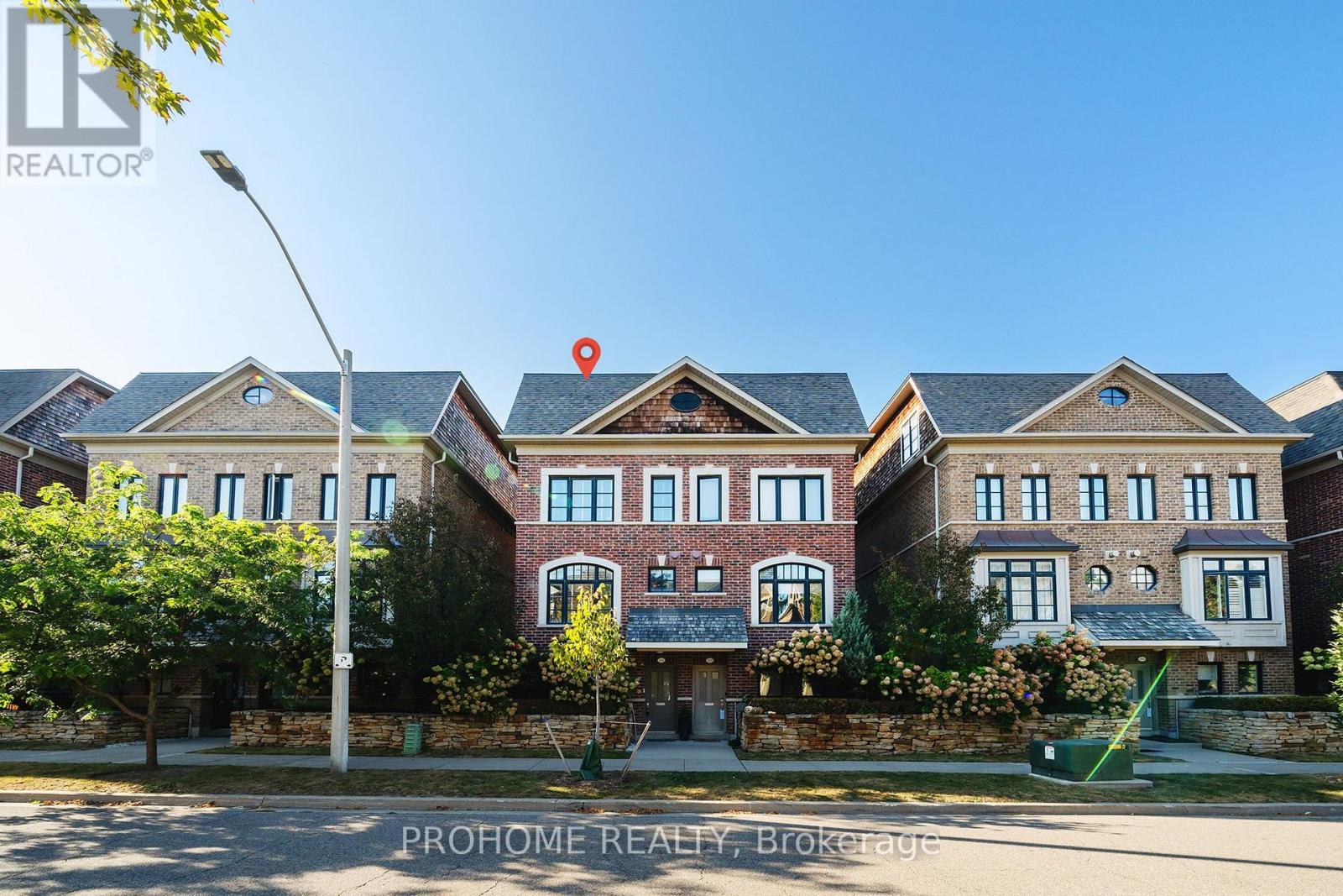 1831 Pagehurst Avenue, Mississauga, Ontario  L4X 1Y4 - Photo 3 - W13851914