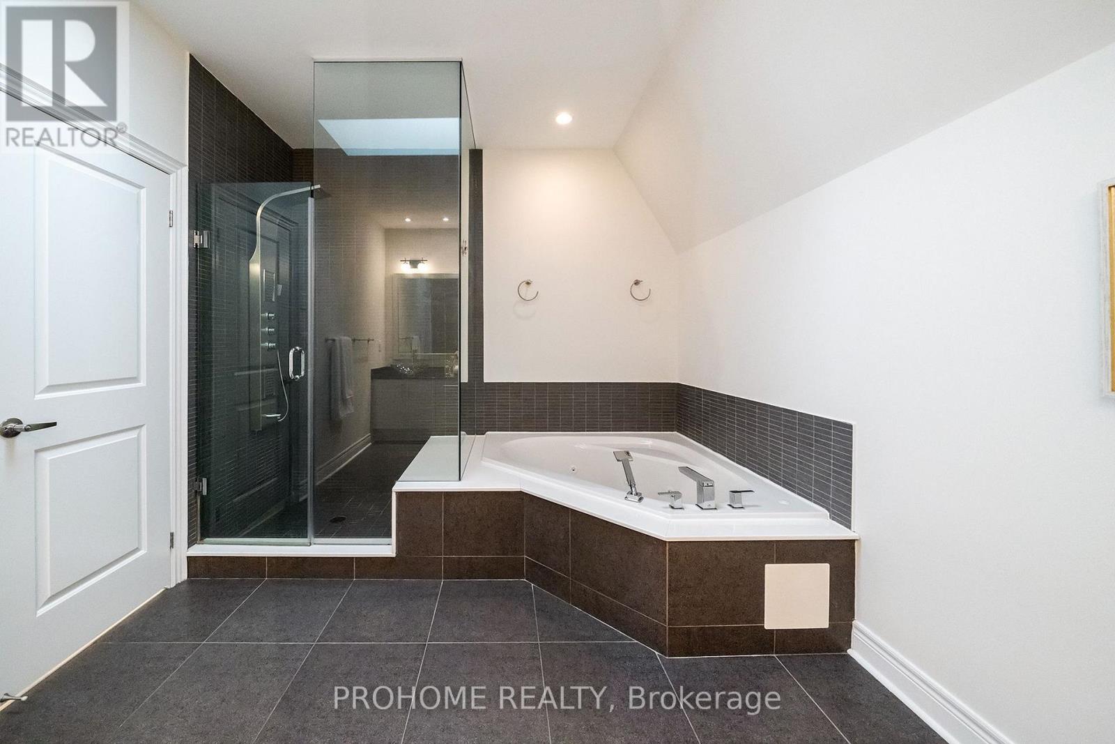 1831 Pagehurst Avenue, Mississauga, Ontario  L4X 1Y4 - Photo 41 - W13851914