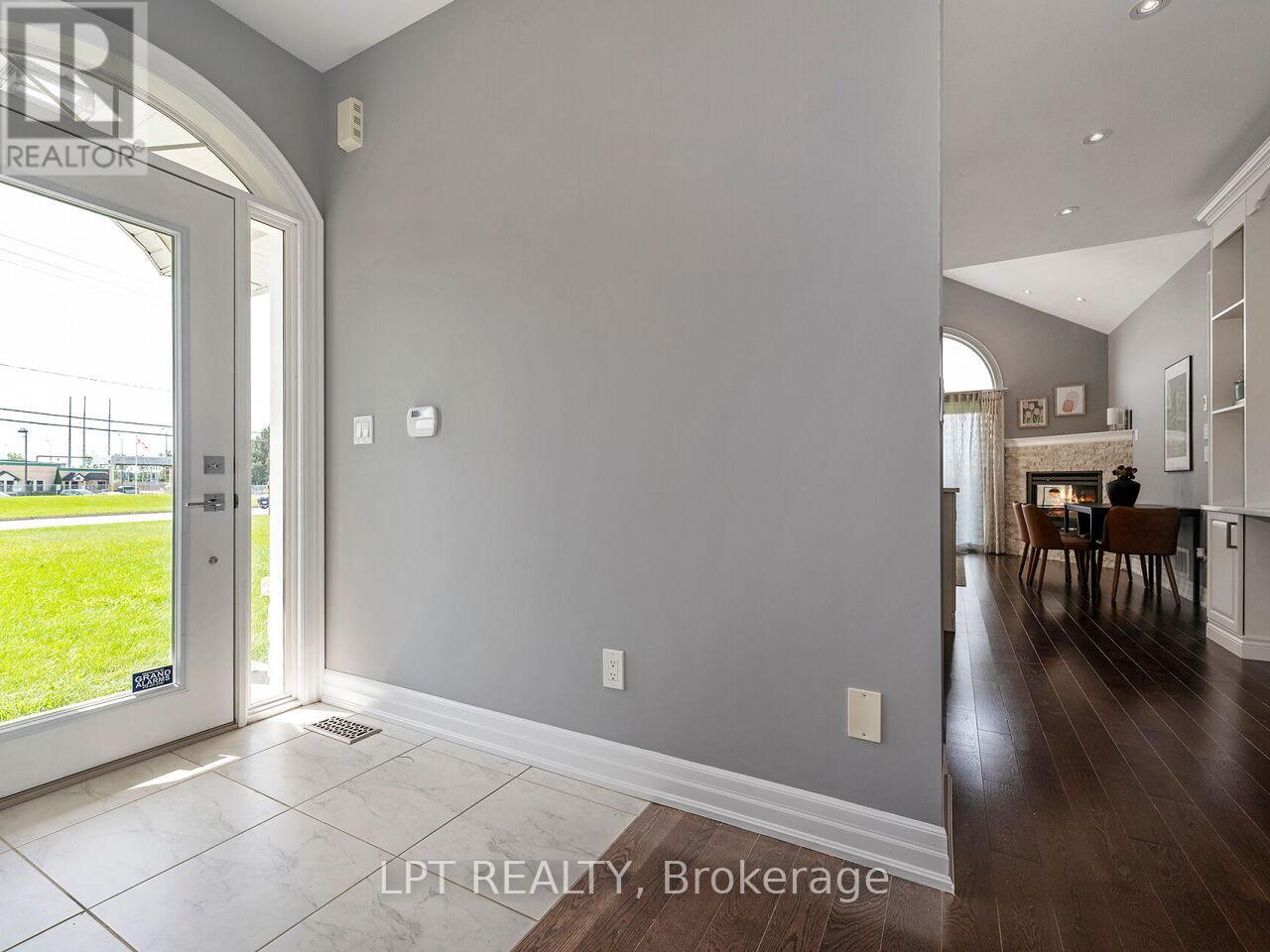 1 Dorchester Boulevard S, St. Catharines, Ontario  L2M 0B8 - Photo 3 - X13851874