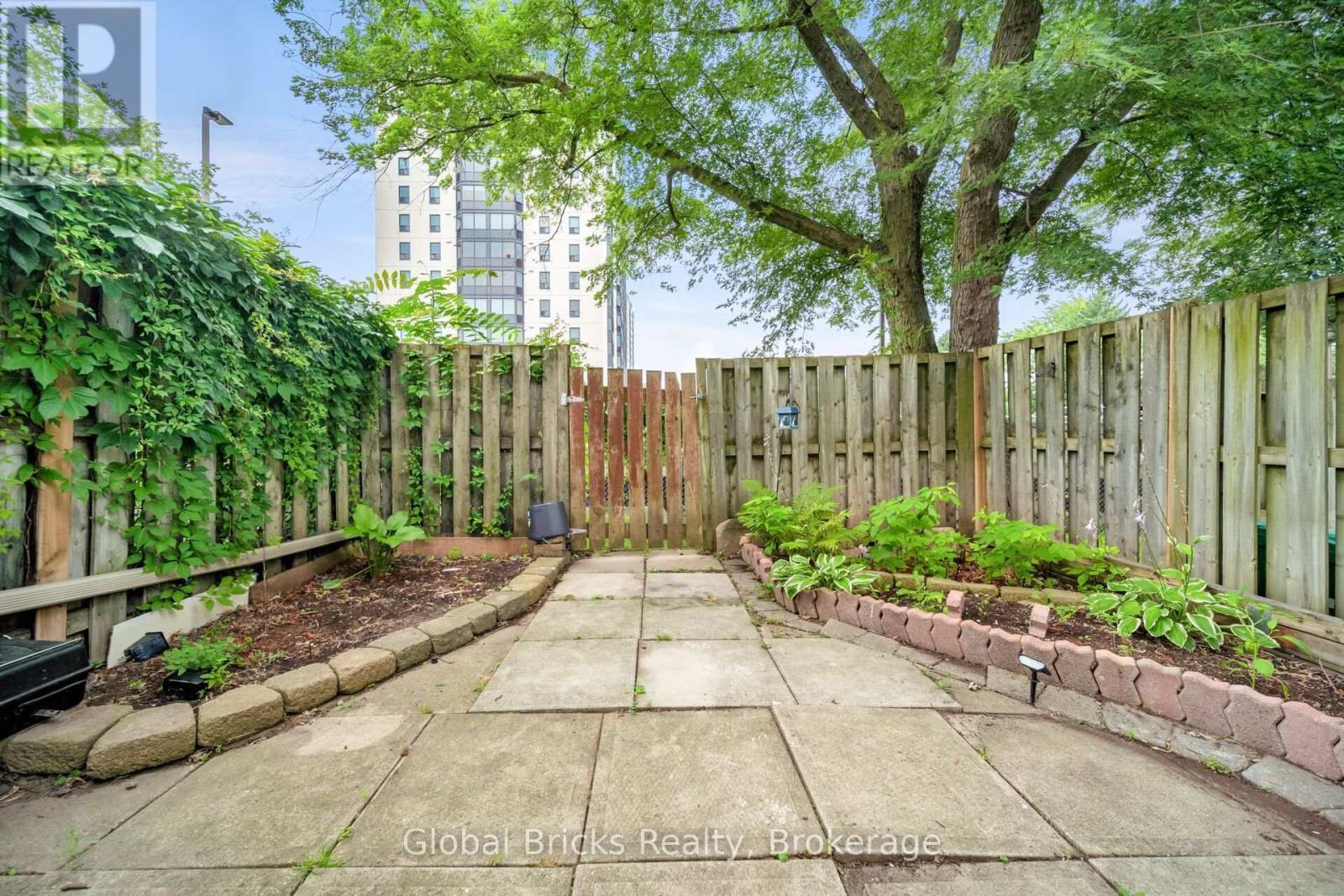 27 - 15 Green Valley Drive, Kitchener, Ontario  N2P 1K7 - Photo 45 - X13851880