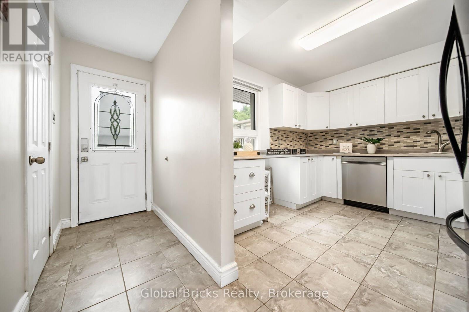 27 - 15 Green Valley Drive, Kitchener, Ontario  N2P 1K7 - Photo 5 - X13851880