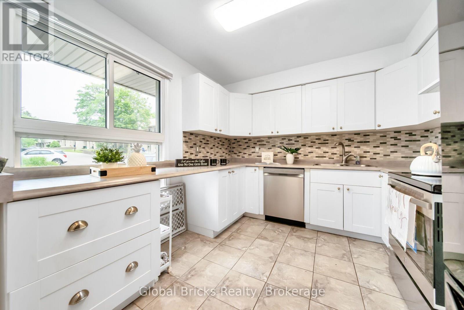 27 - 15 Green Valley Drive, Kitchener, Ontario  N2P 1K7 - Photo 9 - X13851880