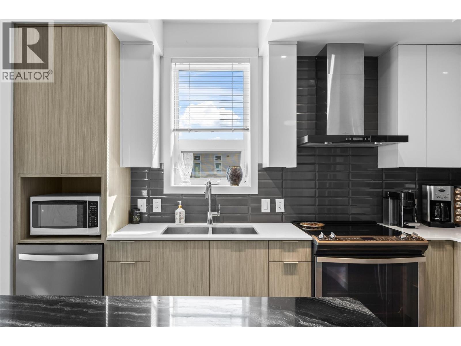 1770 Richter Street Unit# Ph 18, Kelowna, British Columbia  V1Y 0E6 - Photo 13 - 10402444