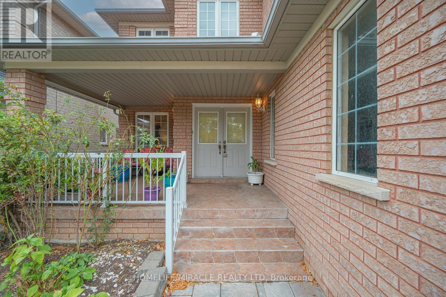 18 Hartwell Gate, Brampton, Ontario  L6R 2V3 - Photo 7 - W13847540