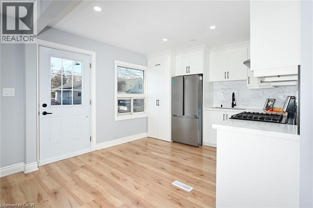 213 East 28th Street Unit# Upper, Hamilton, Ontario  L8V 3H9 - Photo 3 - 40868013