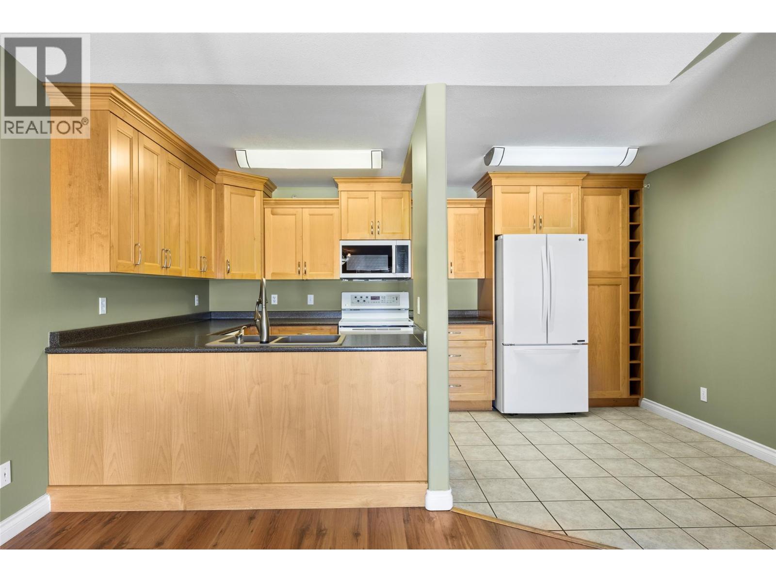 683 Victoria Street Unit# 407