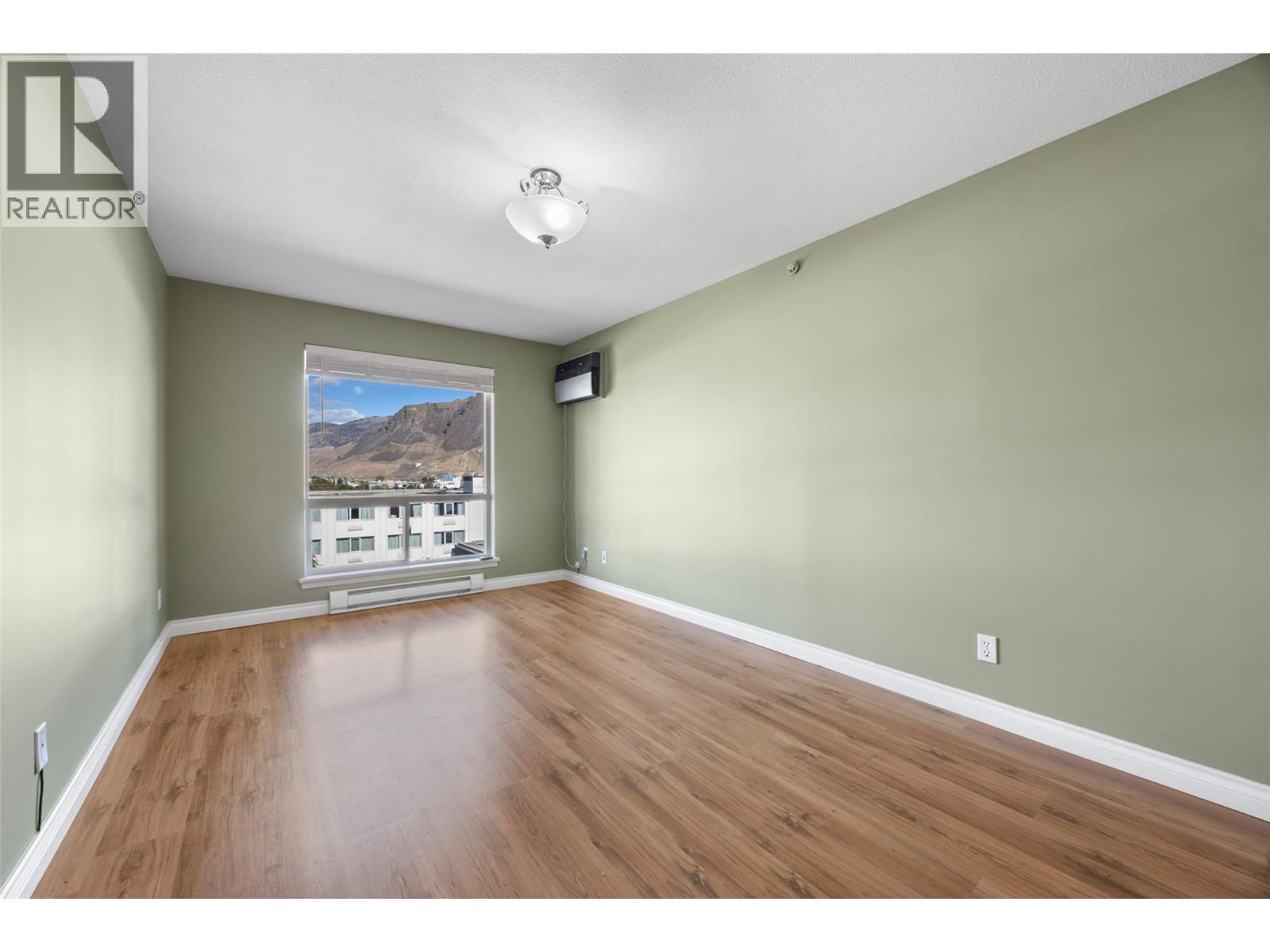 683 Victoria Street Unit# 407