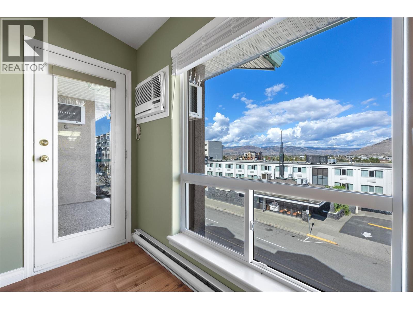 683 Victoria Street Unit# 407